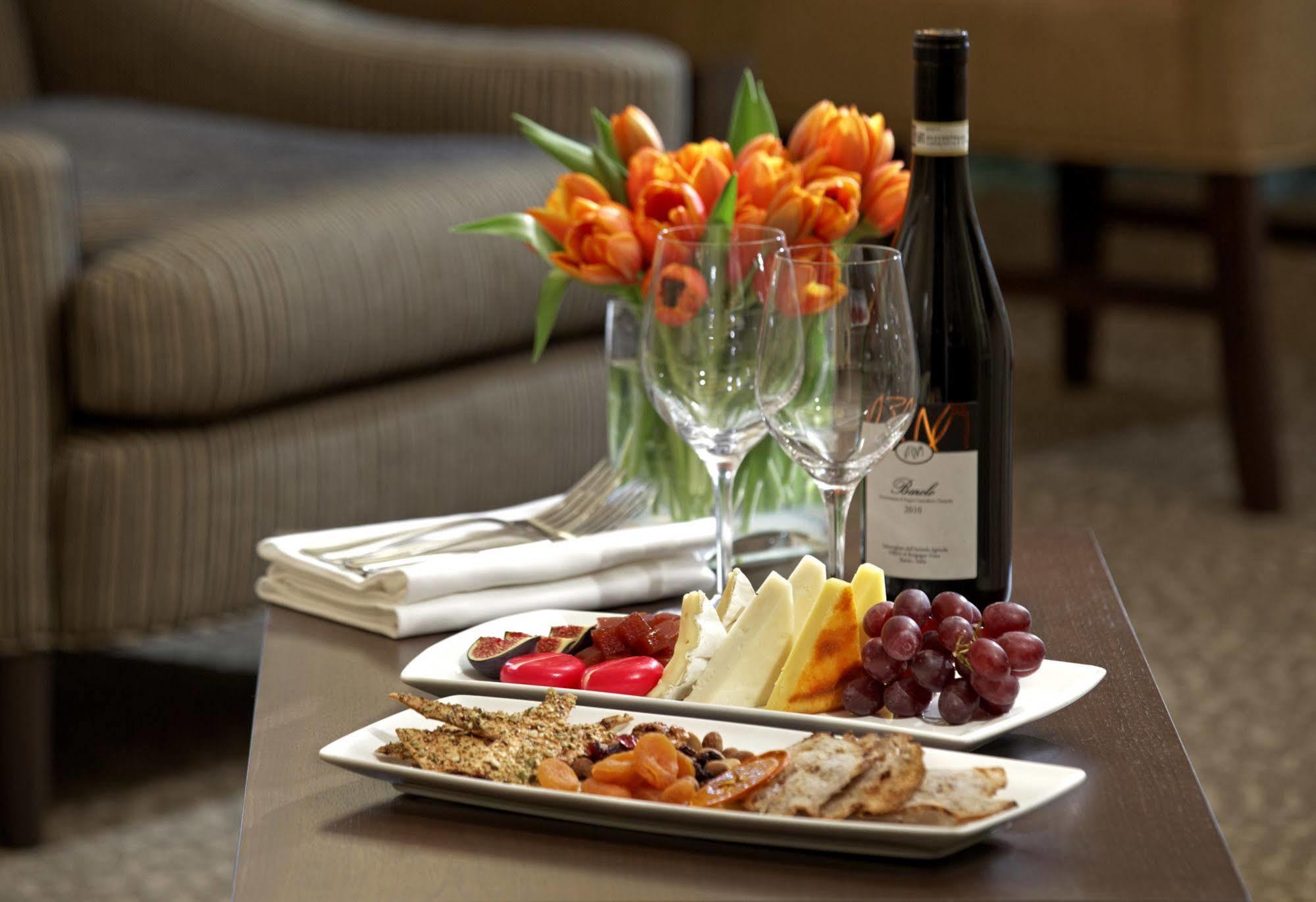 Cambridge Suites Toronto Kültér fotó